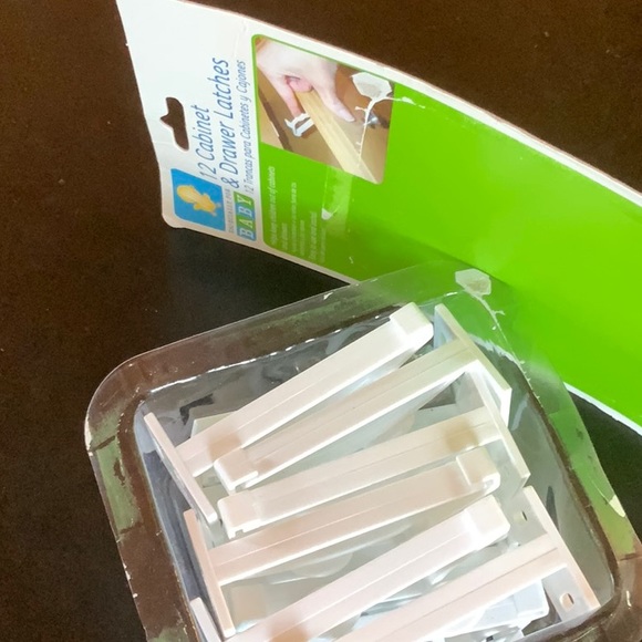 12 Cabinet & Drawer Latches - Picture 3 of 3